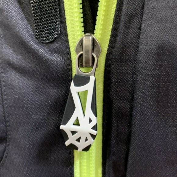 New with tags, authentic
SPYDER "Boys GUARD Jacket - Picture 7 of 11